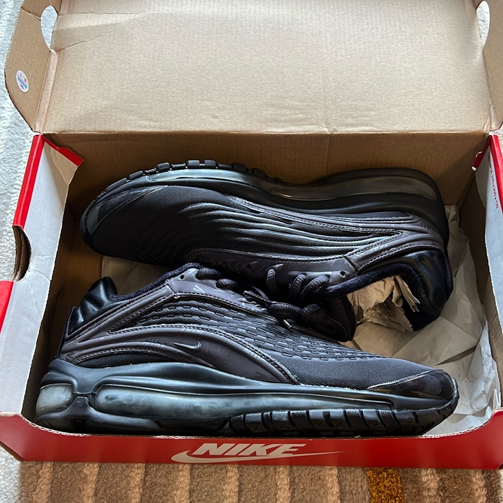 Women’s Nike Air Max Deluxe SE - Oil Grey